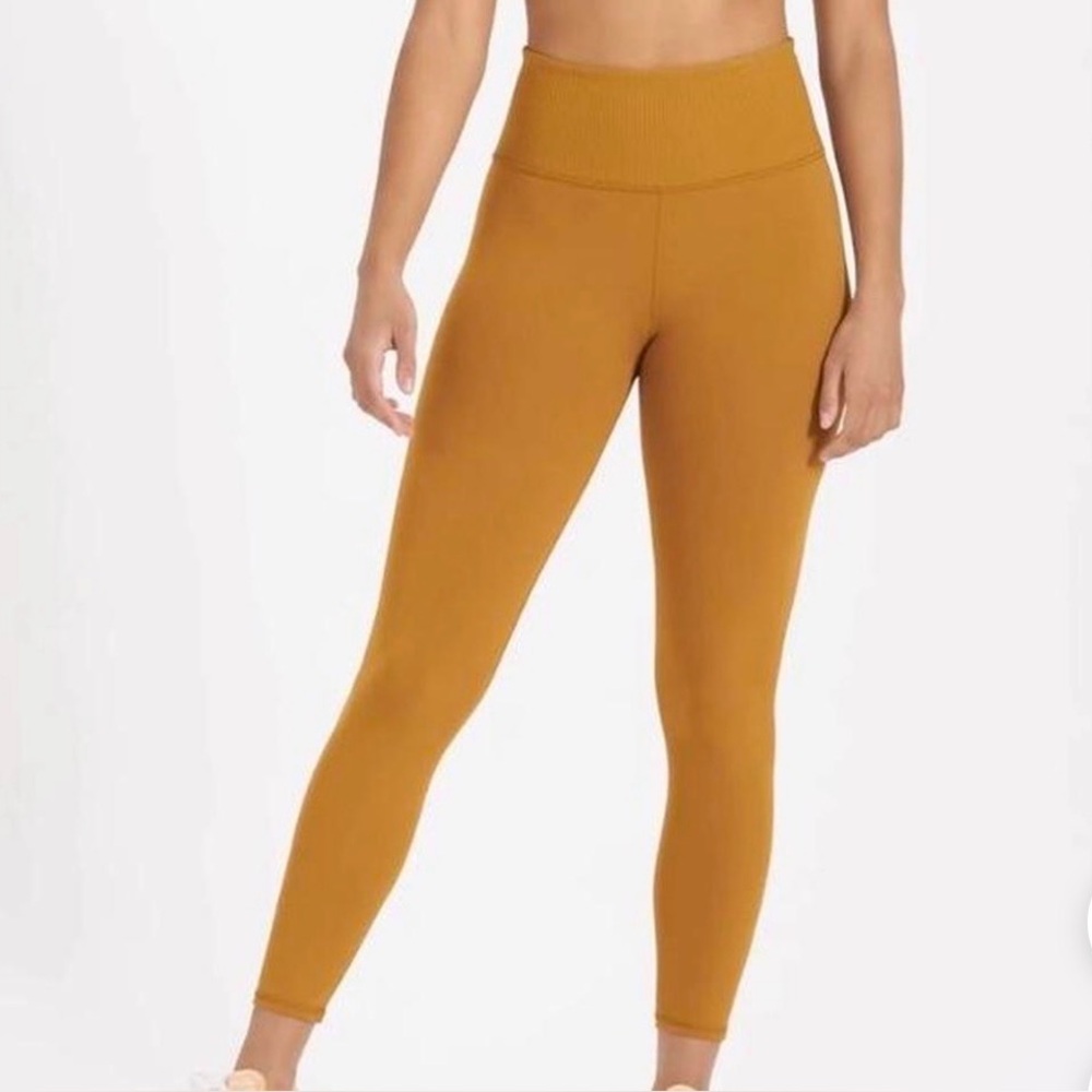 Vuori Golden High-Waisted Leggings XS (fits like a Small)